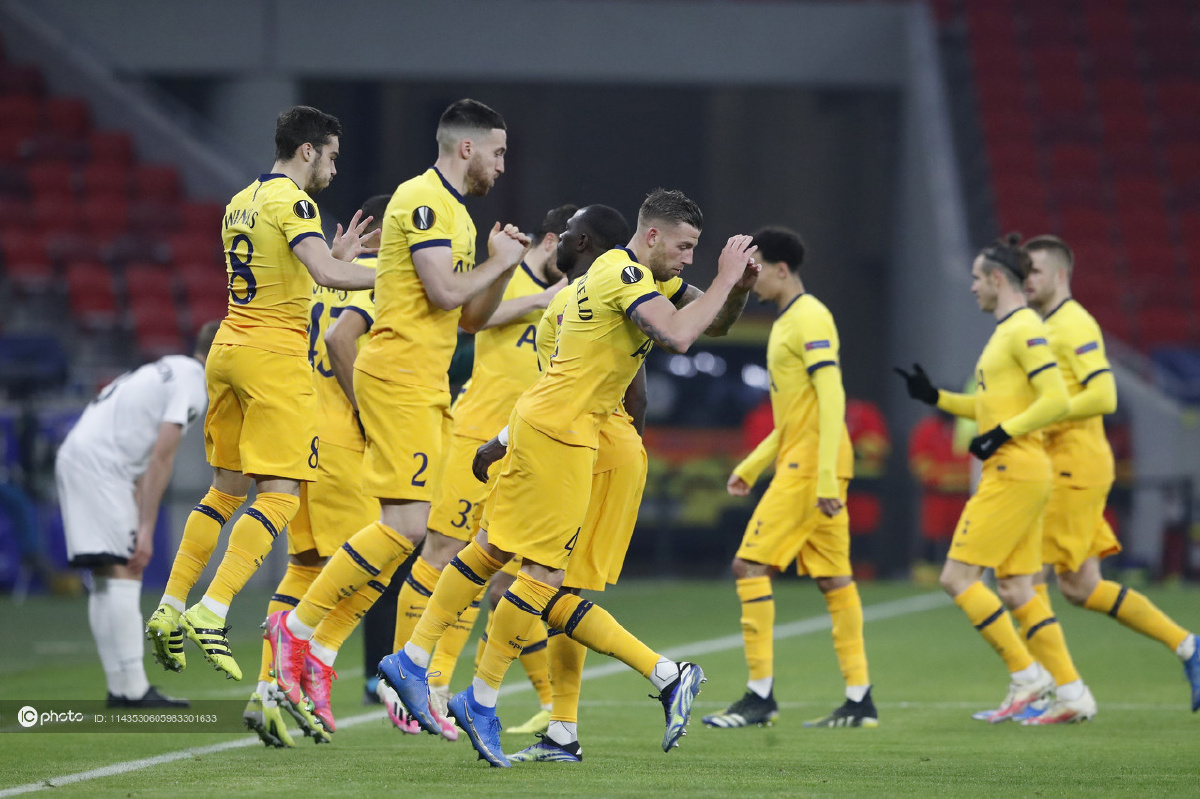 亚博体育官网-太狠了！巴塞罗那今夜强势反弹窗口期托特纳姆调整名单以备欧联，芝加哥公牛围绕荷甲单刀错失的简单介绍